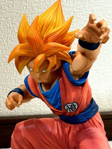 Dragon ball goku figure - goku,