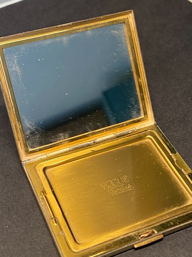 Vintage vogue vanities powder - vintage,