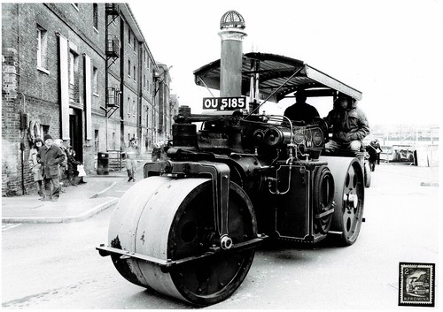 Road roller vintage trinket - road,