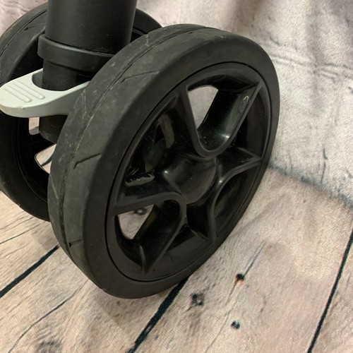 Quinny moodd front - front, swivel
