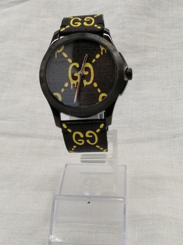 Gucci 126 silver dial quartz - 126.4,