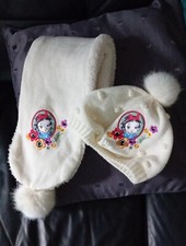 Disney Snow White Hat And Scalf Set New