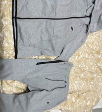 Grey Men’s Nike Tech Fleece