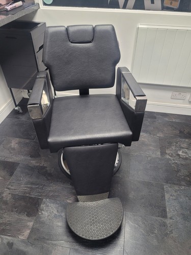 Barbering beauty chair - /,