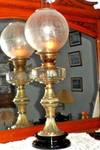 Stunning antique working - antique, oil
