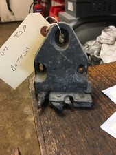 n/s rear door lower catch high