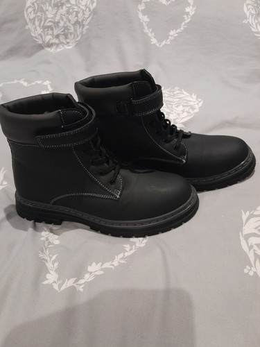 Mens teens black boots size - mens/teens,