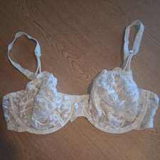 Vintage cream lacy underwird - lacy,