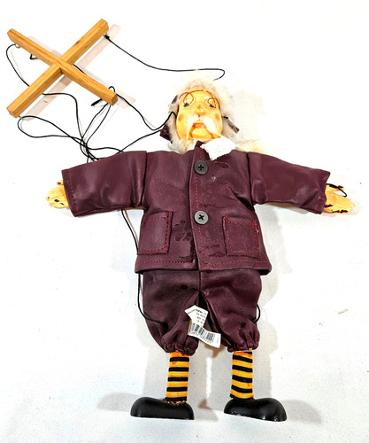 Grove international puppet - international,