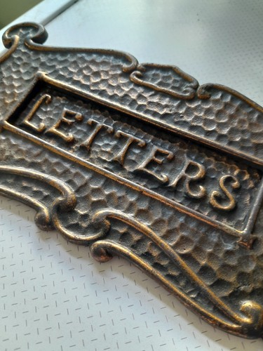 Letterbox plate