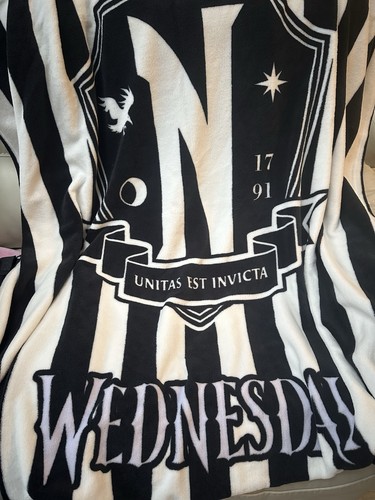 Wednesday fleece blanket - fleece, black