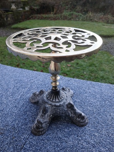 Sturdy antique brass - brass, cast