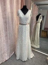 True bride wedding dress size - true,