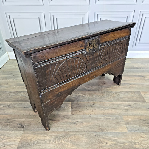 Antique oak coffer - coffer, blanket