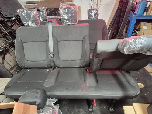 New renault trafic vauxhall - renault,
