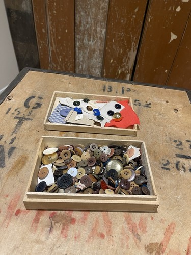 Vintage buttons job lot mixed - lot,