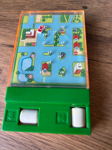Vintage rare tomy pocketeers - rare,