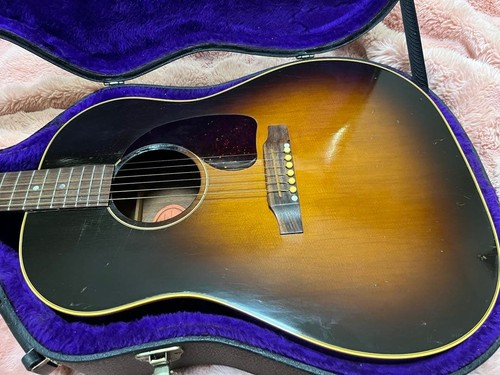 Gibson early 1997 model - j-45,