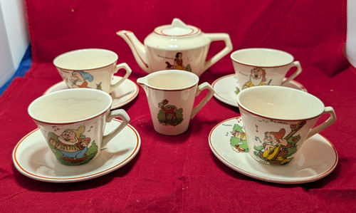 Walt disney snow white - white, seven
