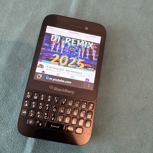 Blackberry smartphone black - q5,