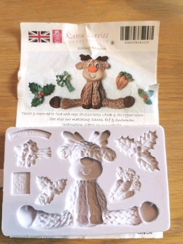 Sitting reindeer holly mould - sitting,