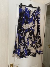 Windsmoor Size 12 Black/blue/white Feather Patterned Skirt