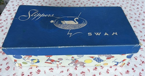 Vintage 1950s empty slippers - empty,