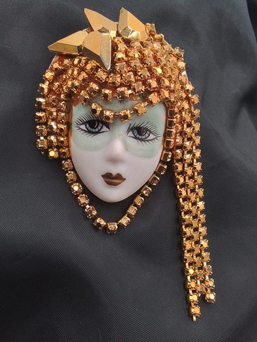 Flapper girl showgirl - showgirl, gold