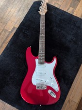 Chord Traditionally Styled Standard Right Hand Electric Guitar. Red And White.