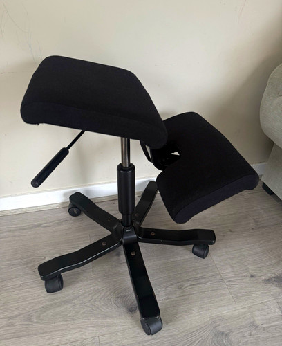 Ergonomic black kneeling - ergonomic,