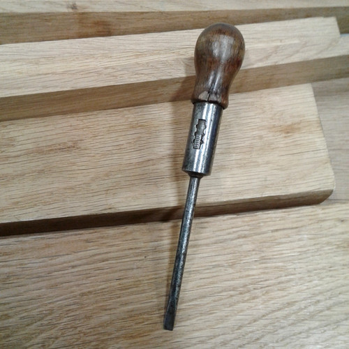 Old vintage 4 - 2,3/4", flat