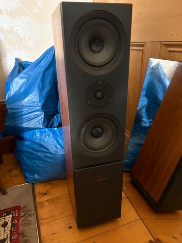 Two linn speaker and one - two,