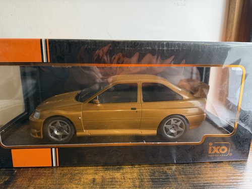 Ixo ford escort cosworth - 1/18,