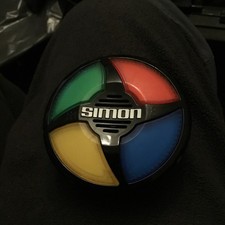 Hasbro Simon Says Travel Mini Pocket Electronic Light Game - Tested Working