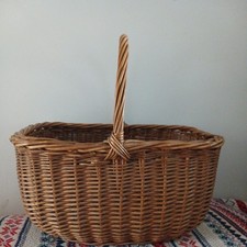 VINTAGE TRADITIONAL WICKER