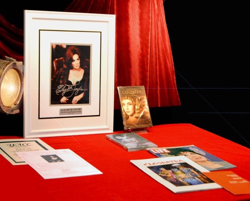 Elizabeth taylor signed - taylor, liz