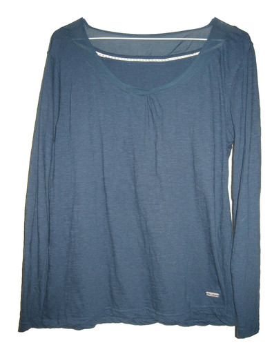 Weird fish blue top size - weird,