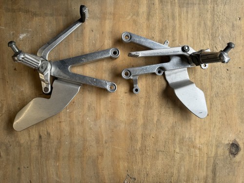 Yamaha 4xv hangers pegs - r1,