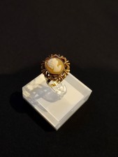 Vintage 9ct Gold Carved Shell