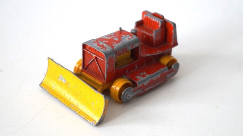 Matchbox case tractor - tractor, king