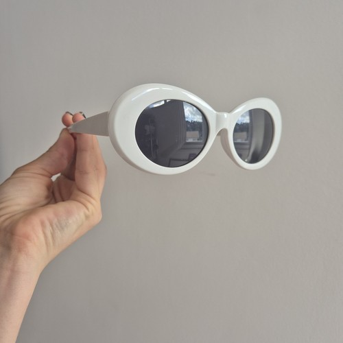 White 90s oversized - , oval