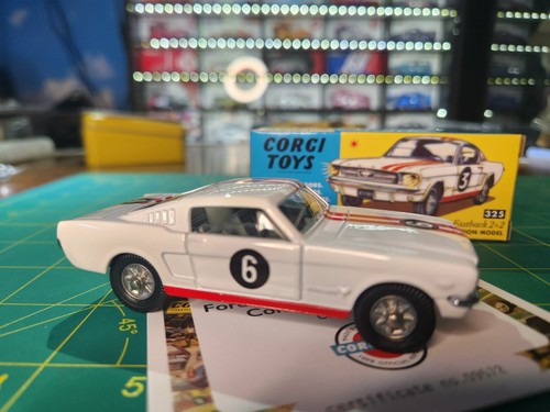 Corgi model club 325 ford - 325,