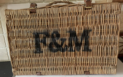 Fortnum mason m - &, f&m