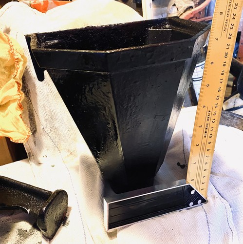 Rainwater gutter hopper head