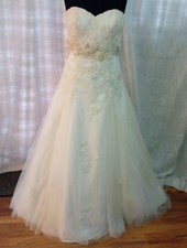 Wedding dress size 16 ivory