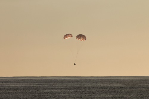 Spacex crs dragon art - -, crs–10