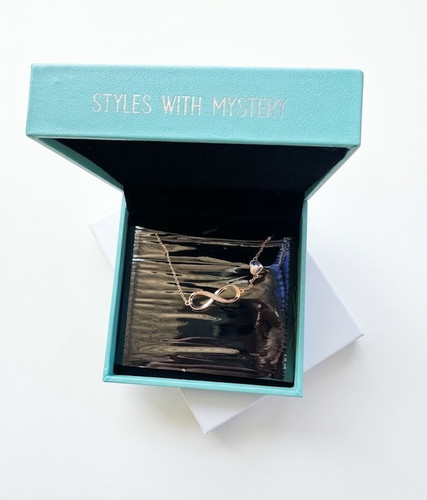 Styles with mystery - styles, gold