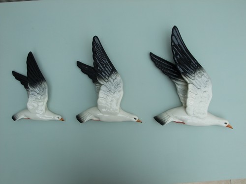 Beswick flying gull - gull, seagull