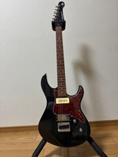YAMAHA Pacifica 611 Electric