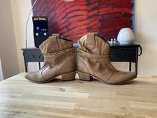 The shoe tailor Women's Beige